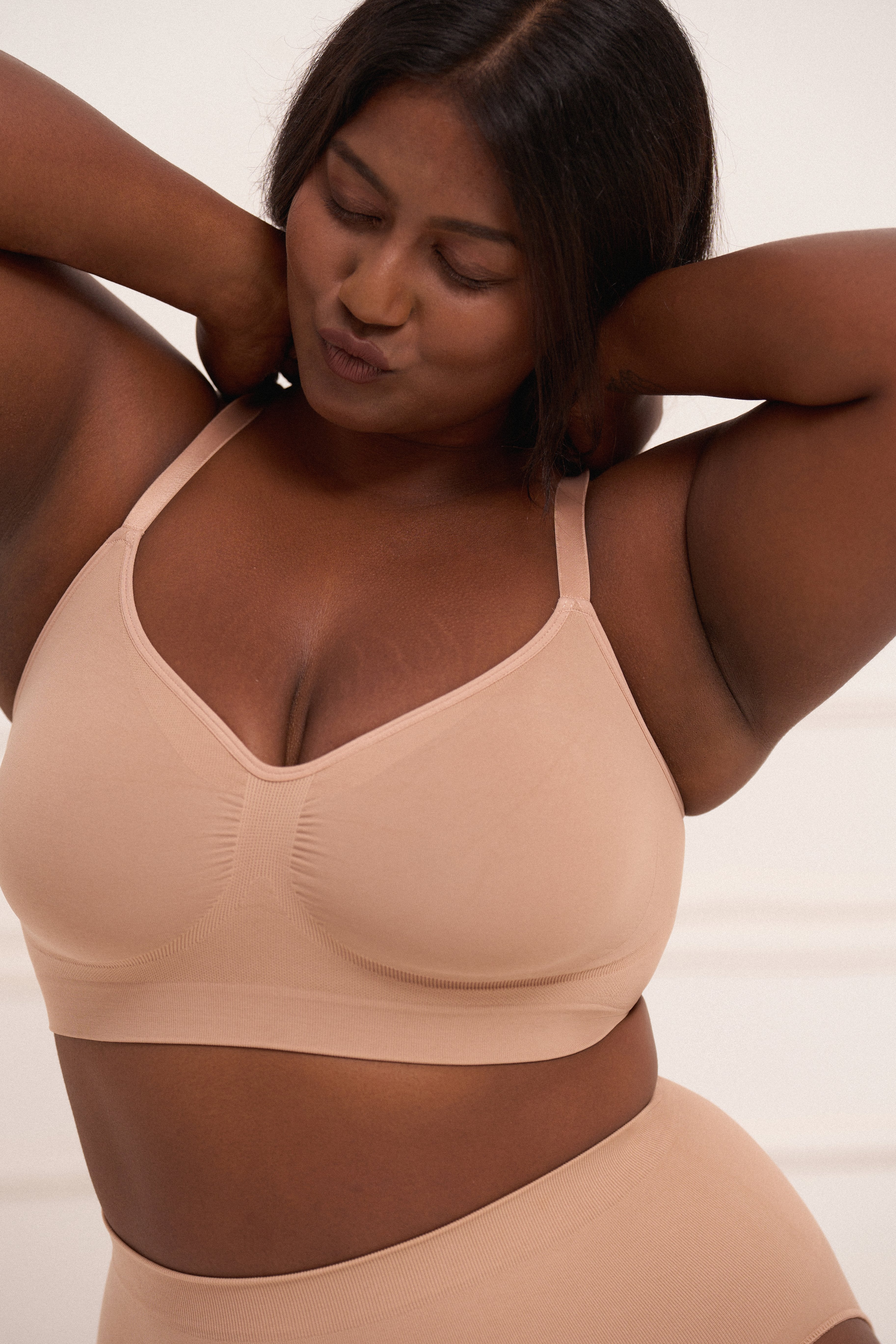 Wireless Shaping Bra - Seamless Non-Padded Wireless T Shirt Bra with Full Coverage
