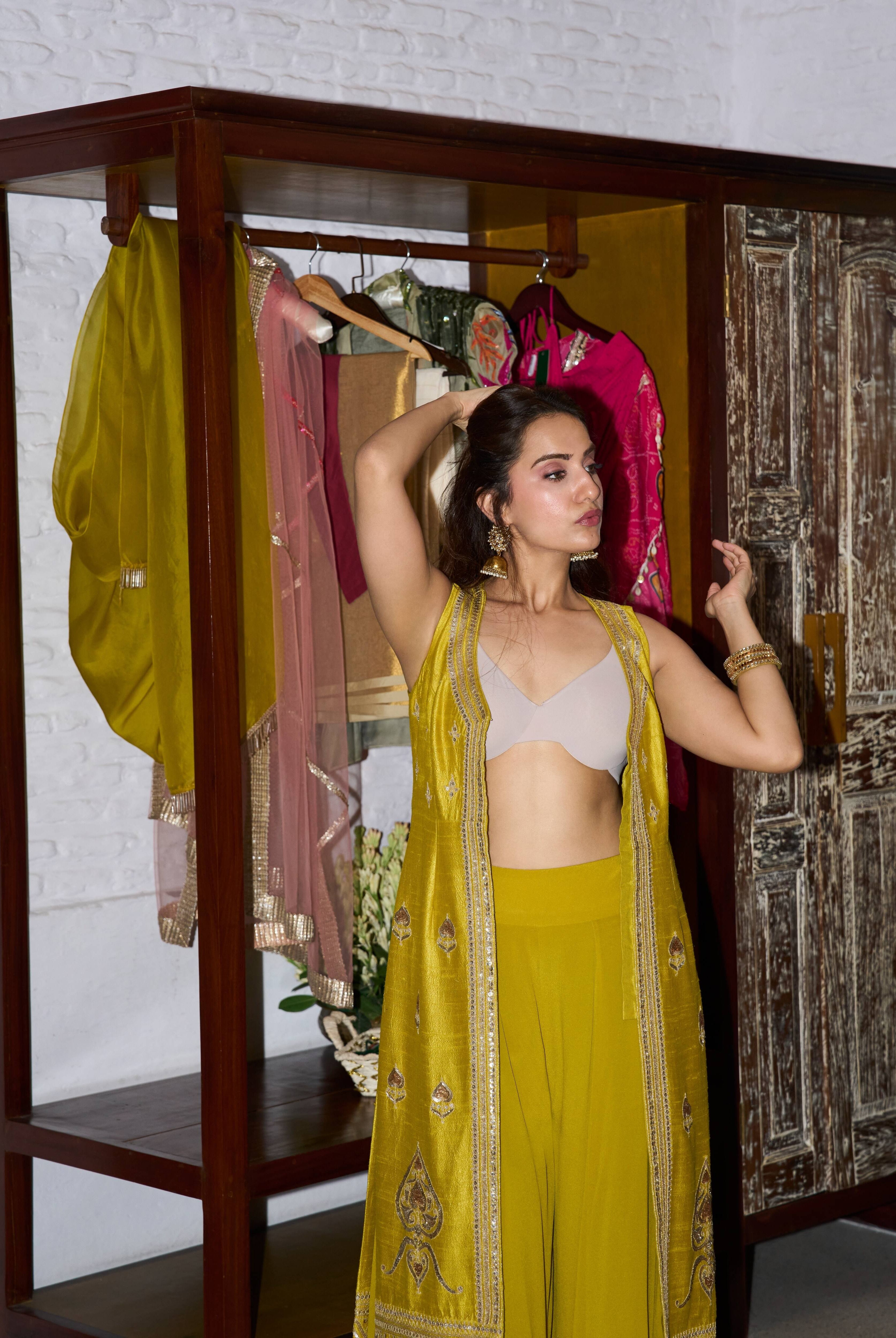 Minimizer Bra Bra UNDERNEAT Beige 34B