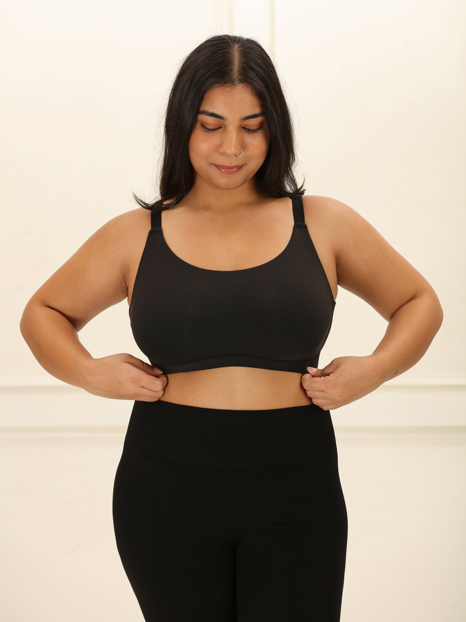 Every Day Scoop Bralette - Non-Padded Wireless Full Coverage and Seamless Bra UNDERNEAT Black XS
